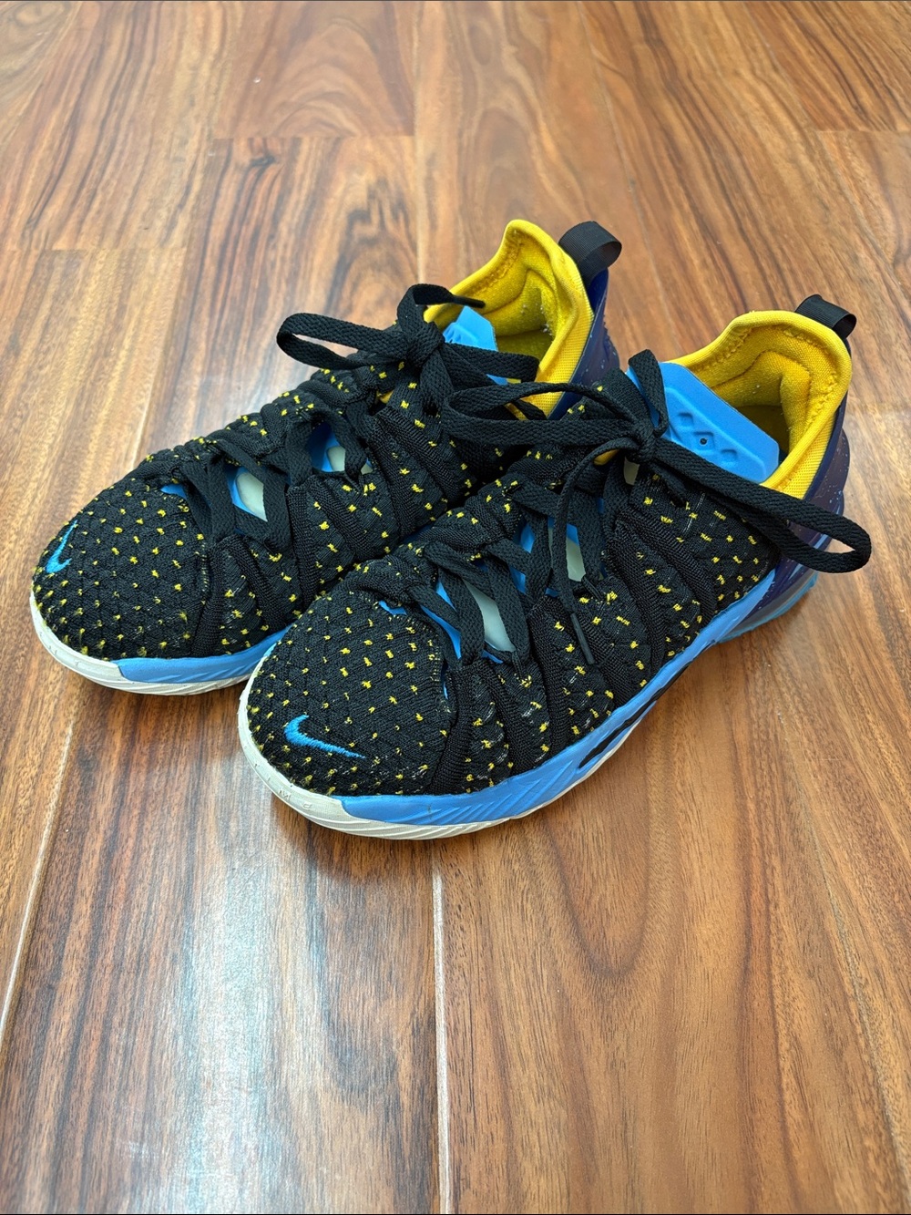 Nike LeBron 18 Lakers Heritage kids 3.5y‎
